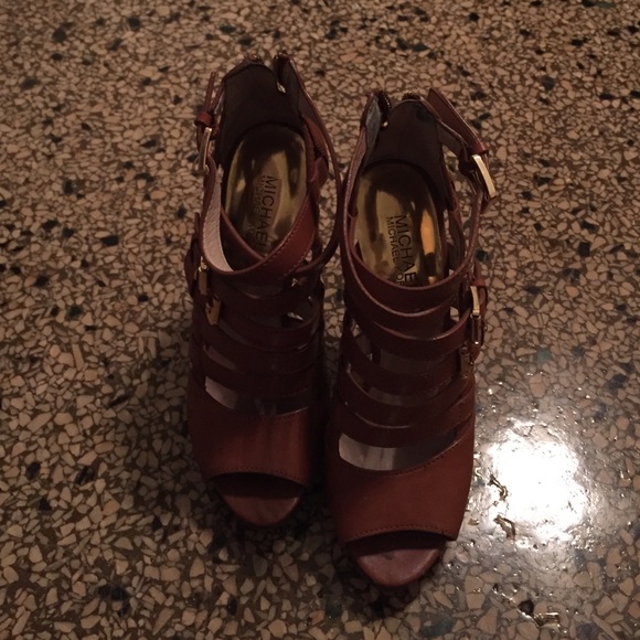 COPY - Michael Kors heels - Picture 2 of 4